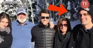 The Reiner family look happy, and Nick looks normal and happy in this photograph.